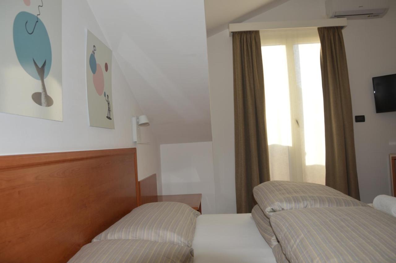 Isolabella Hotel Foce Varano Exterior photo